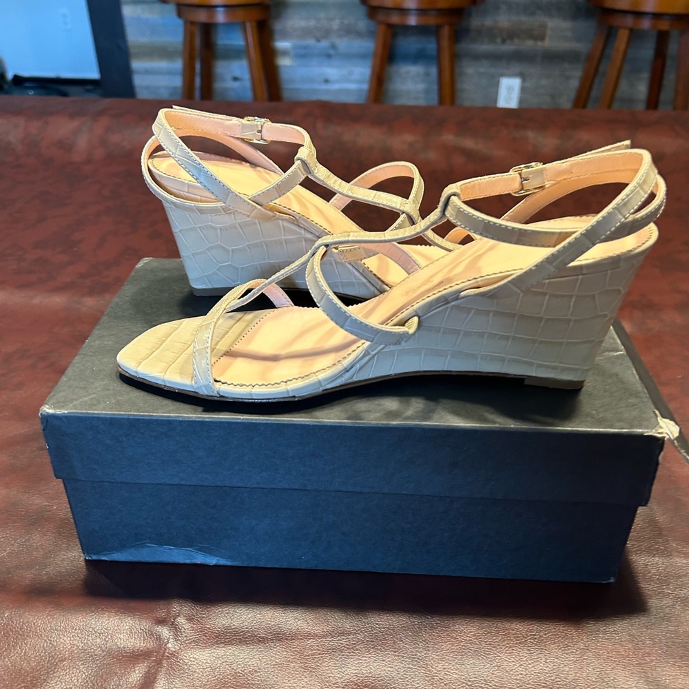 J Crew leather embossed croc t strap wedge sandal! Woman’s size 11
